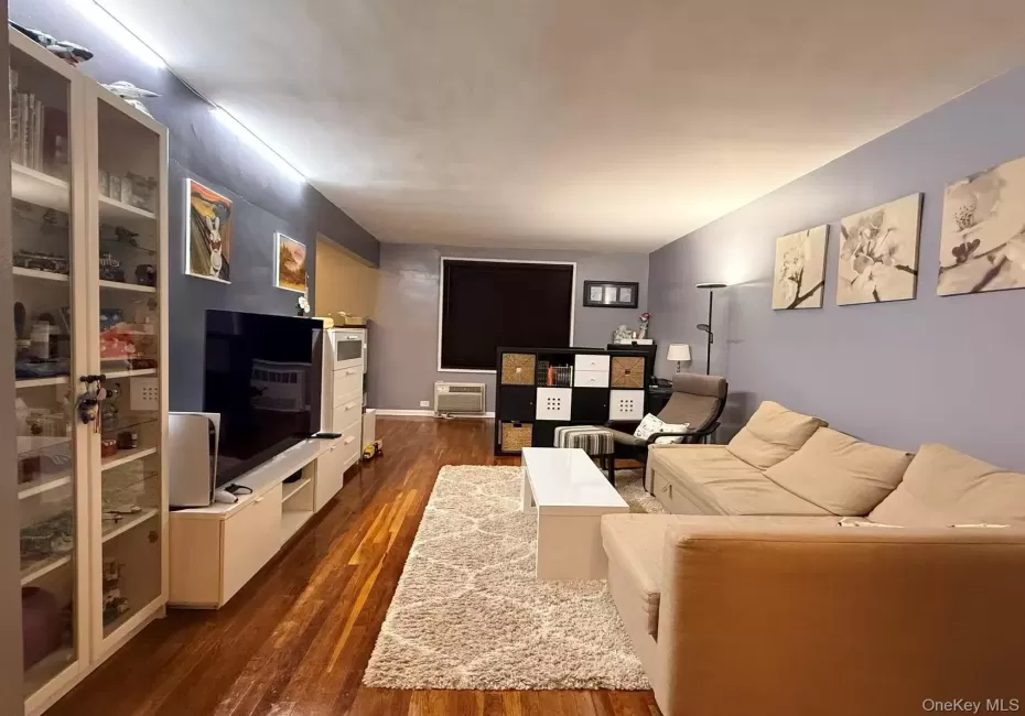 224-24 Union Turnpike, New York, NY, 2 Bedrooms Bedrooms, 5 Rooms Rooms,1 BathroomBathrooms,Residential,For Rent,Union,0,962106 224-24 Union Turnpike, New York, NY, 2 Bedrooms Bedrooms, 5 Rooms Rooms,1 BathroomBathrooms,Residential,For Rent,Union,0,962106
