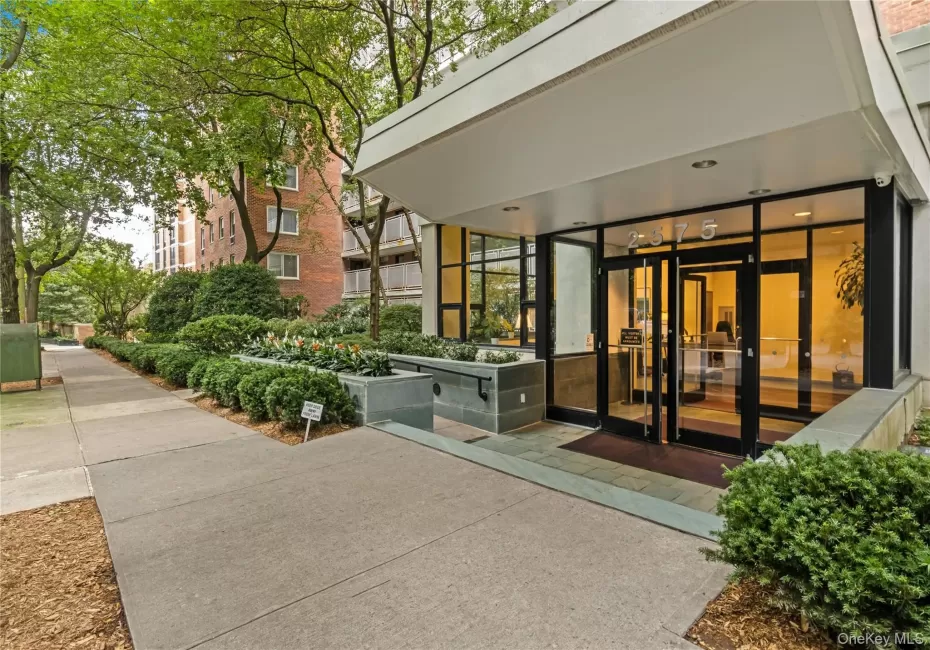 2575 Palisade Avenue, New York, NY, 2 Bedrooms Bedrooms, 5 Rooms Rooms,1 BathroomBathrooms,Residential,For Rent,Palisade,0,1012927 2575 Palisade Avenue, New York, NY, 2 Bedrooms Bedrooms, 5 Rooms Rooms,1 BathroomBathrooms,Residential,For Rent,Palisade,0,1012927