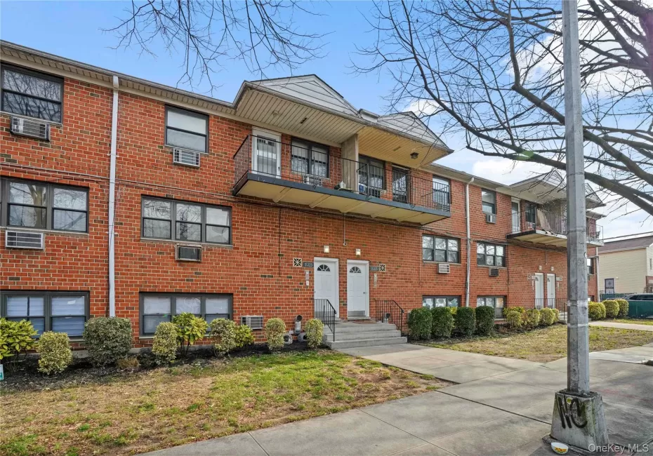 153-23 78th Street, New York, NY, 1 Bedroom Bedrooms, 3 Rooms Rooms,1 BathroomBathrooms,Residential,For Rent,78th,0,1012966 153-23 78th Street, New York, NY, 1 Bedroom Bedrooms, 3 Rooms Rooms,1 BathroomBathrooms,Residential,For Rent,78th,0,1012966