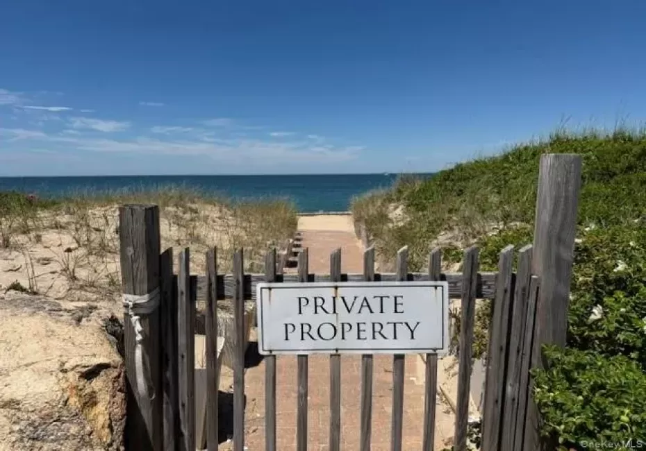 33 Gannet Drive, East Hampton, NY, 3 Bedrooms Bedrooms, 6 Rooms Rooms,2 BathroomsBathrooms,Residential Lease,For Rent,Gannet,0,KEY1013007 33 Gannet Drive, East Hampton, NY, 3 Bedrooms Bedrooms, 6 Rooms Rooms,2 BathroomsBathrooms,Residential Lease,For Rent,Gannet,0,KEY1013007
