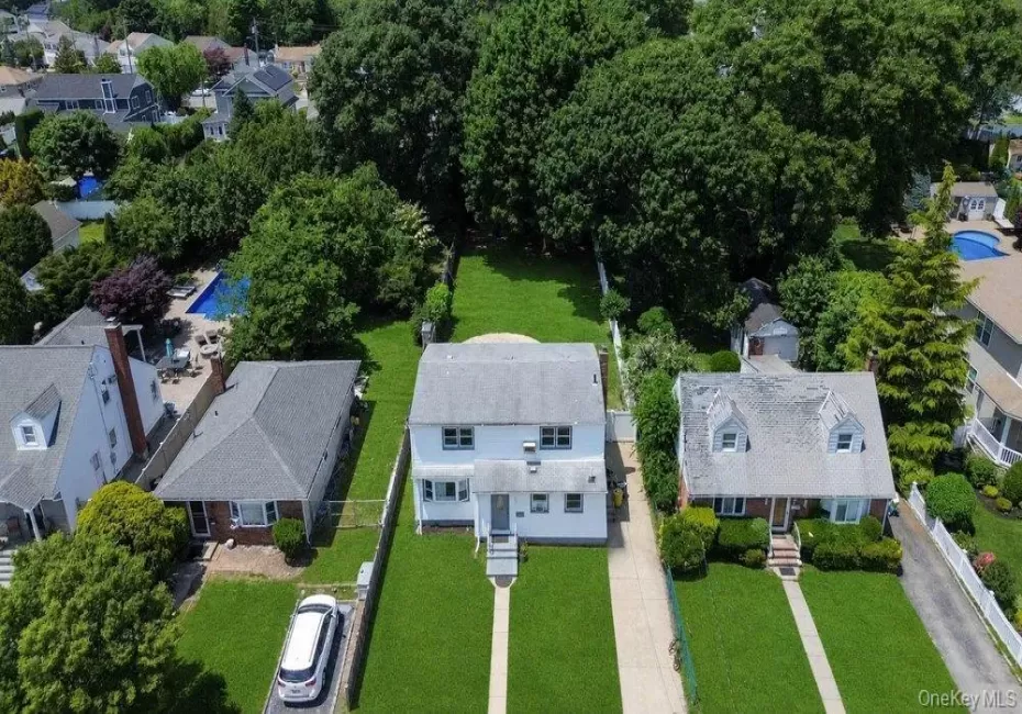 101 Spruce Avenue, Oyster Bay, NY, 5 Bedrooms Bedrooms, 11 Rooms Rooms,2 BathroomsBathrooms,Residential,For Rent,Spruce,0,1010630 101 Spruce Avenue, Oyster Bay, NY, 5 Bedrooms Bedrooms, 11 Rooms Rooms,2 BathroomsBathrooms,Residential,For Rent,Spruce,0,1010630
