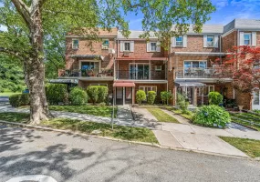 175-03 Peck Avenue, New York, NY, 3 Bedrooms Bedrooms, 8 Rooms Rooms,2 BathroomsBathrooms,Residential Lease,For Rent,Peck,0,1012913 175-03 Peck Avenue, New York, NY, 3 Bedrooms Bedrooms, 8 Rooms Rooms,2 BathroomsBathrooms,Residential Lease,For Rent,Peck,0,1012913