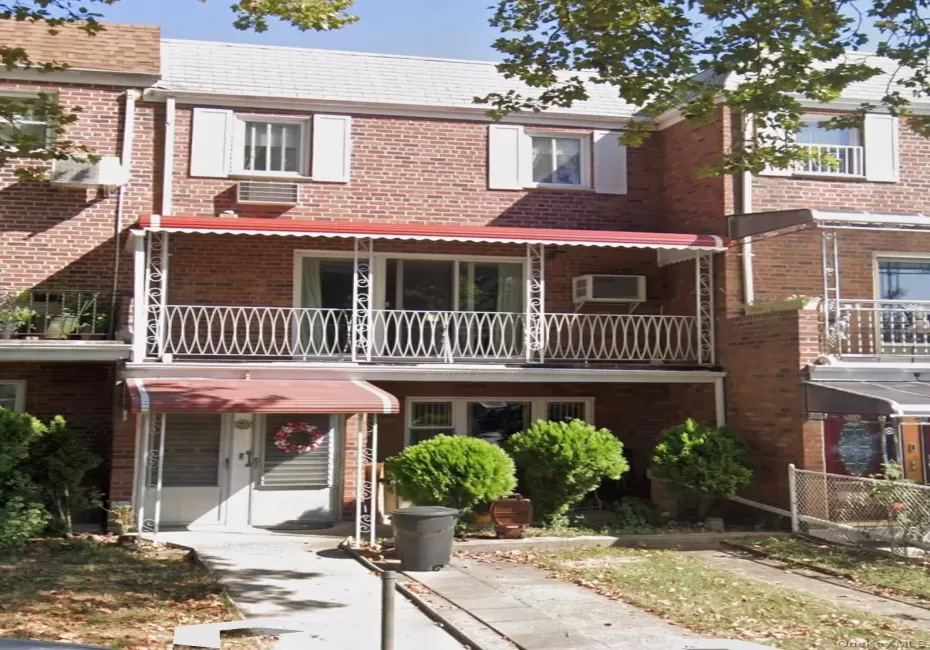 175-03 Peck Avenue, New York, NY, 3 Bedrooms Bedrooms, 8 Rooms Rooms,2 BathroomsBathrooms,Residential Lease,For Rent,Peck,0,1012913 175-03 Peck Avenue, New York, NY, 3 Bedrooms Bedrooms, 8 Rooms Rooms,2 BathroomsBathrooms,Residential Lease,For Rent,Peck,0,1012913