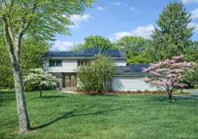 1 Allenby Drive, Smithtown, NY, 4 Bedrooms Bedrooms, 10 Rooms Rooms,2 BathroomsBathrooms,Residential,For Rent,Allenby,0,975697 1 Allenby Drive, Smithtown, NY, 4 Bedrooms Bedrooms, 10 Rooms Rooms,2 BathroomsBathrooms,Residential,For Rent,Allenby,0,975697