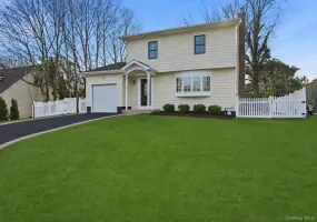 10 Curlin Lane, Smithtown, NY, 4 Bedrooms Bedrooms, 8 Rooms Rooms,2 BathroomsBathrooms,Residential,For Rent,Curlin,0,1013005 10 Curlin Lane, Smithtown, NY, 4 Bedrooms Bedrooms, 8 Rooms Rooms,2 BathroomsBathrooms,Residential,For Rent,Curlin,0,1013005