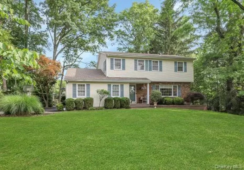 4 Liberty Circle, Clarkstown, NY, 4 Bedrooms Bedrooms, 9 Rooms Rooms,2 BathroomsBathrooms,Residential,For Rent,Liberty,0,1002716 4 Liberty Circle, Clarkstown, NY, 4 Bedrooms Bedrooms, 9 Rooms Rooms,2 BathroomsBathrooms,Residential,For Rent,Liberty,0,1002716