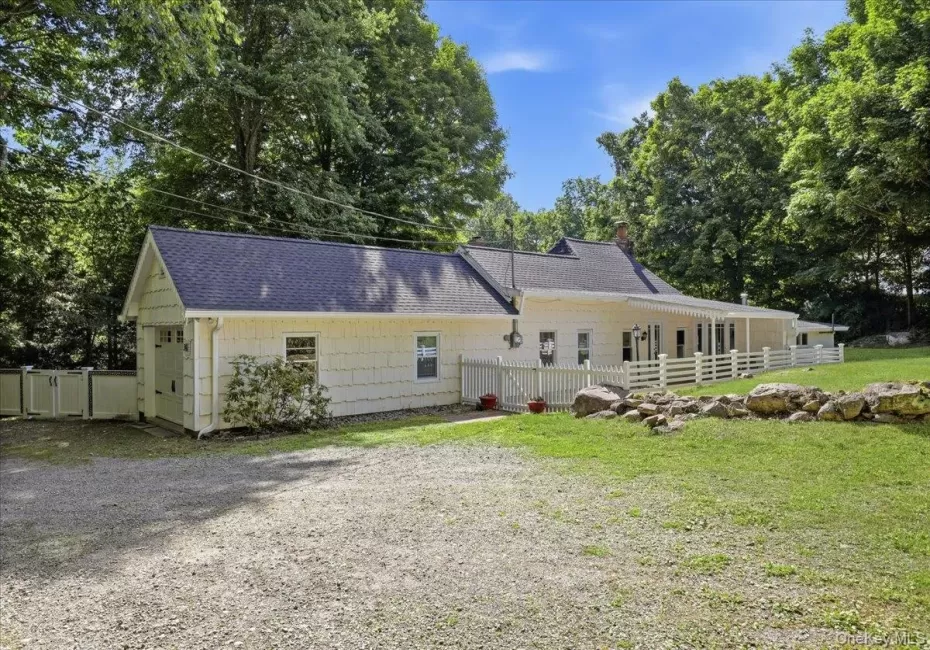 2 br/2ba ranch with 1 car garage and large driveway 2 br/2ba ranch with 1 car garage and large driveway
