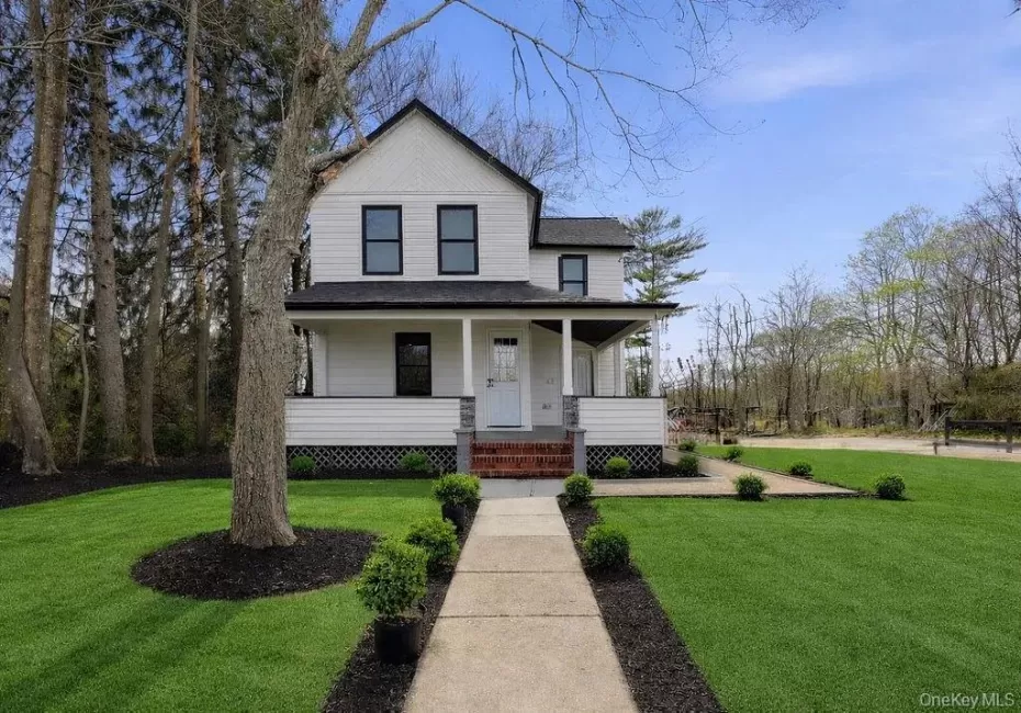 80 Swezey Street, Brookhaven, NY, 3 Bedrooms Bedrooms, 8 Rooms Rooms,2 BathroomsBathrooms,Residential,For Rent,Swezey,0,1013132 80 Swezey Street, Brookhaven, NY, 3 Bedrooms Bedrooms, 8 Rooms Rooms,2 BathroomsBathrooms,Residential,For Rent,Swezey,0,1013132