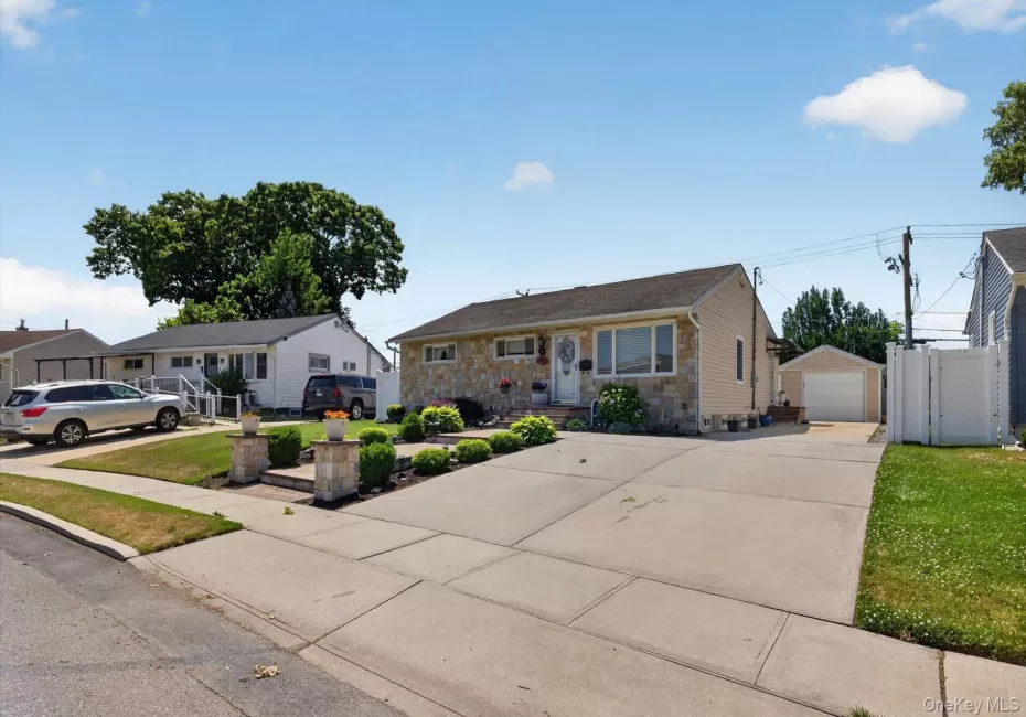 795 Herman Avenue, Hempstead, NY, 3 Bedrooms Bedrooms, 8 Rooms Rooms,1 BathroomBathrooms,Residential,For Rent,Herman,0,989725 795 Herman Avenue, Hempstead, NY, 3 Bedrooms Bedrooms, 8 Rooms Rooms,1 BathroomBathrooms,Residential,For Rent,Herman,0,989725