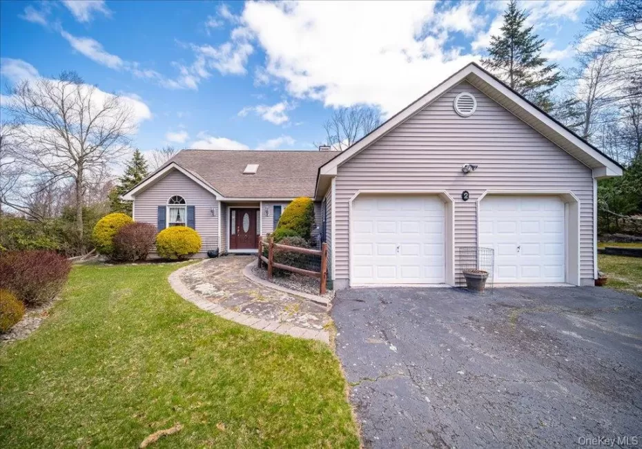 2 Douglas Street, Thompson, NY, 3 Bedrooms Bedrooms, 6 Rooms Rooms,2 BathroomsBathrooms,Residential,For Rent,Douglas,0,985714 2 Douglas Street, Thompson, NY, 3 Bedrooms Bedrooms, 6 Rooms Rooms,2 BathroomsBathrooms,Residential,For Rent,Douglas,0,985714