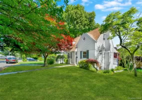 19 aka 29 The Crossway, Yonkers, NY, 2 Bedrooms Bedrooms, 5 Rooms Rooms,1 BathroomBathrooms,Residential,For Rent,The Crossway,0,1006126 19 aka 29 The Crossway, Yonkers, NY, 2 Bedrooms Bedrooms, 5 Rooms Rooms,1 BathroomBathrooms,Residential,For Rent,The Crossway,0,1006126