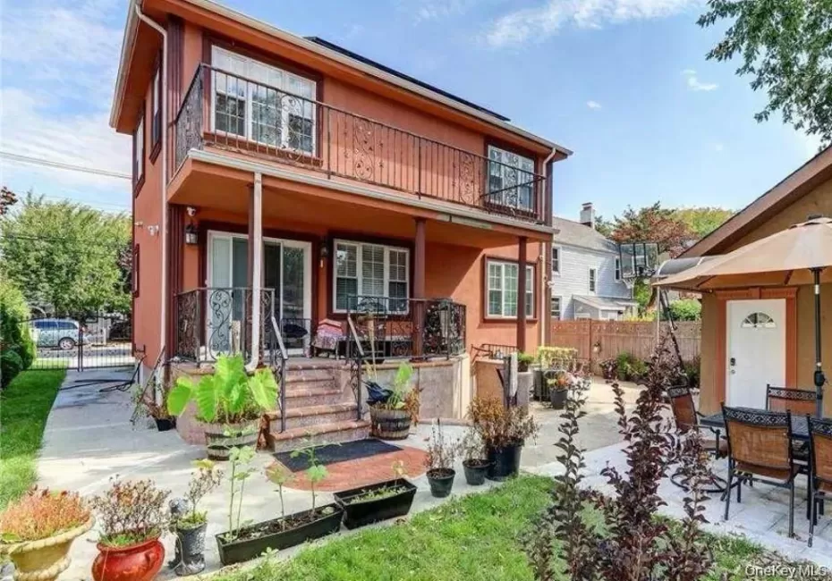 9270 224th Street, New York, NY, 5 Bedrooms Bedrooms, 16 Rooms Rooms,5 BathroomsBathrooms,Residential,For Rent,224th,0,1011895 9270 224th Street, New York, NY, 5 Bedrooms Bedrooms, 16 Rooms Rooms,5 BathroomsBathrooms,Residential,For Rent,224th,0,1011895