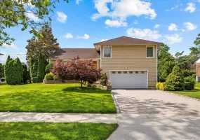 228 Robby Lane, North Hempstead, NY, 4 Bedrooms Bedrooms, 9 Rooms Rooms,3 BathroomsBathrooms,Residential,For Rent,Robby,0,1012692 228 Robby Lane, North Hempstead, NY, 4 Bedrooms Bedrooms, 9 Rooms Rooms,3 BathroomsBathrooms,Residential,For Rent,Robby,0,1012692