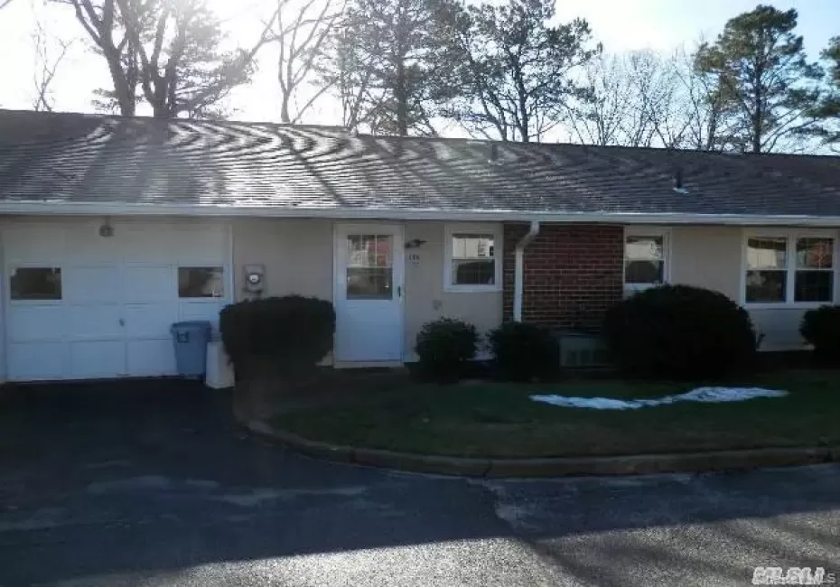 114 Exmore Court, Brookhaven, NY, 2 Bedrooms Bedrooms, 5 Rooms Rooms,1 BathroomBathrooms,Residential Lease,For Rent,Exmore,0,1013403 114 Exmore Court, Brookhaven, NY, 2 Bedrooms Bedrooms, 5 Rooms Rooms,1 BathroomBathrooms,Residential Lease,For Rent,Exmore,0,1013403