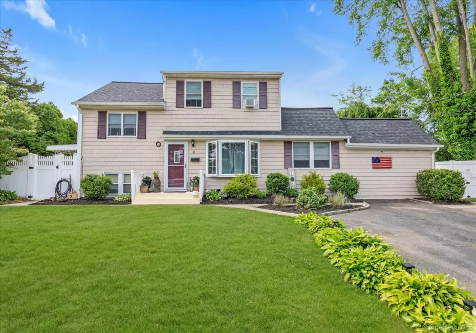 31 Sherwood Drive, Islip, NY, 5 Bedrooms Bedrooms, 8 Rooms Rooms,3 BathroomsBathrooms,Residential,For Rent,Sherwood,0,1013030 31 Sherwood Drive, Islip, NY, 5 Bedrooms Bedrooms, 8 Rooms Rooms,3 BathroomsBathrooms,Residential,For Rent,Sherwood,0,1013030