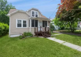 23 Summit Avenue, Brookhaven, NY, 4 Bedrooms Bedrooms, 7 Rooms Rooms,1 BathroomBathrooms,Residential,For Rent,Summit,0,1013405 23 Summit Avenue, Brookhaven, NY, 4 Bedrooms Bedrooms, 7 Rooms Rooms,1 BathroomBathrooms,Residential,For Rent,Summit,0,1013405