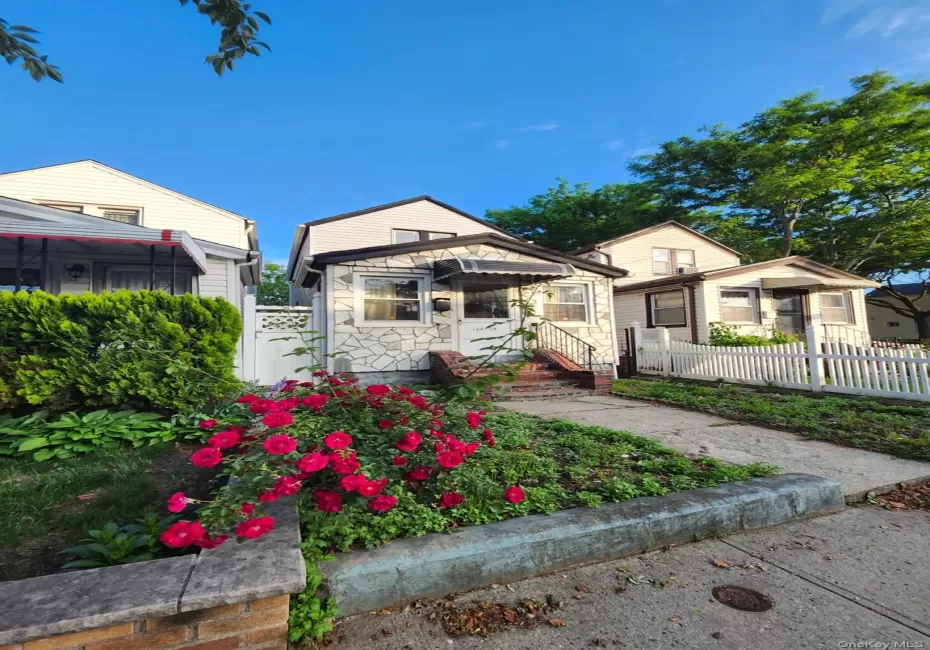 16604 144th Avenue, New York, NY, 4 Bedrooms Bedrooms, 6 Rooms Rooms,2 BathroomsBathrooms,Residential,For Rent,144th,0,KEY1013362 16604 144th Avenue, New York, NY, 4 Bedrooms Bedrooms, 6 Rooms Rooms,2 BathroomsBathrooms,Residential,For Rent,144th,0,KEY1013362