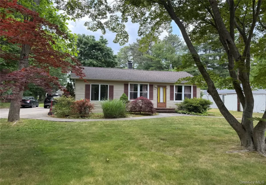 174 Middle Island Road, Brookhaven, NY, 5 Bedrooms Bedrooms, 12 Rooms Rooms,2 BathroomsBathrooms,Residential,For Rent,Middle Island,0,1013391 174 Middle Island Road, Brookhaven, NY, 5 Bedrooms Bedrooms, 12 Rooms Rooms,2 BathroomsBathrooms,Residential,For Rent,Middle Island,0,1013391