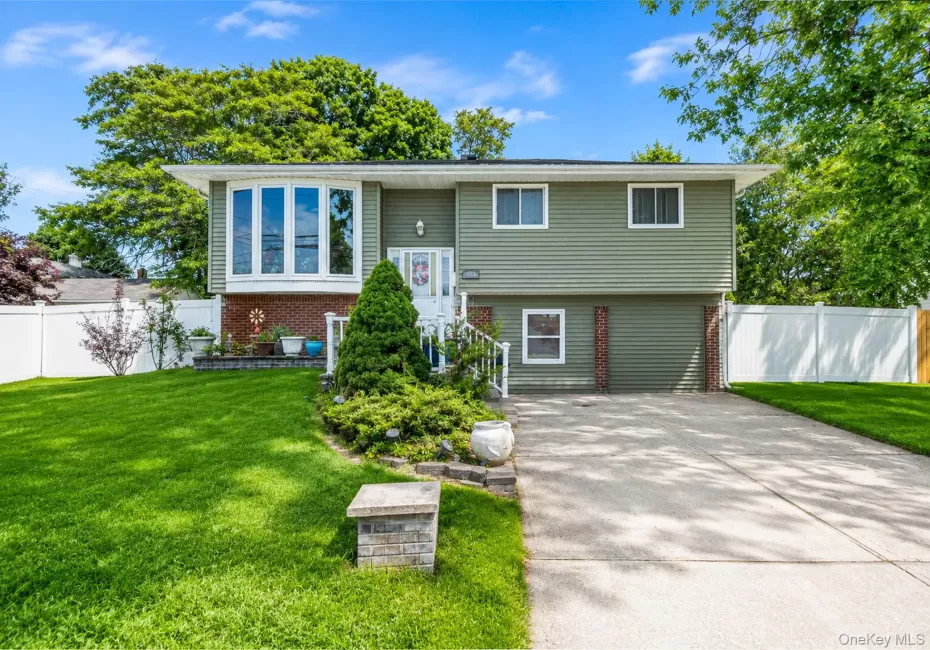 23 Ehler Street, Islip, NY, 5 Bedrooms Bedrooms, 14 Rooms Rooms,3 BathroomsBathrooms,Residential,For Rent,Ehler,0,1012166 23 Ehler Street, Islip, NY, 5 Bedrooms Bedrooms, 14 Rooms Rooms,3 BathroomsBathrooms,Residential,For Rent,Ehler,0,1012166
