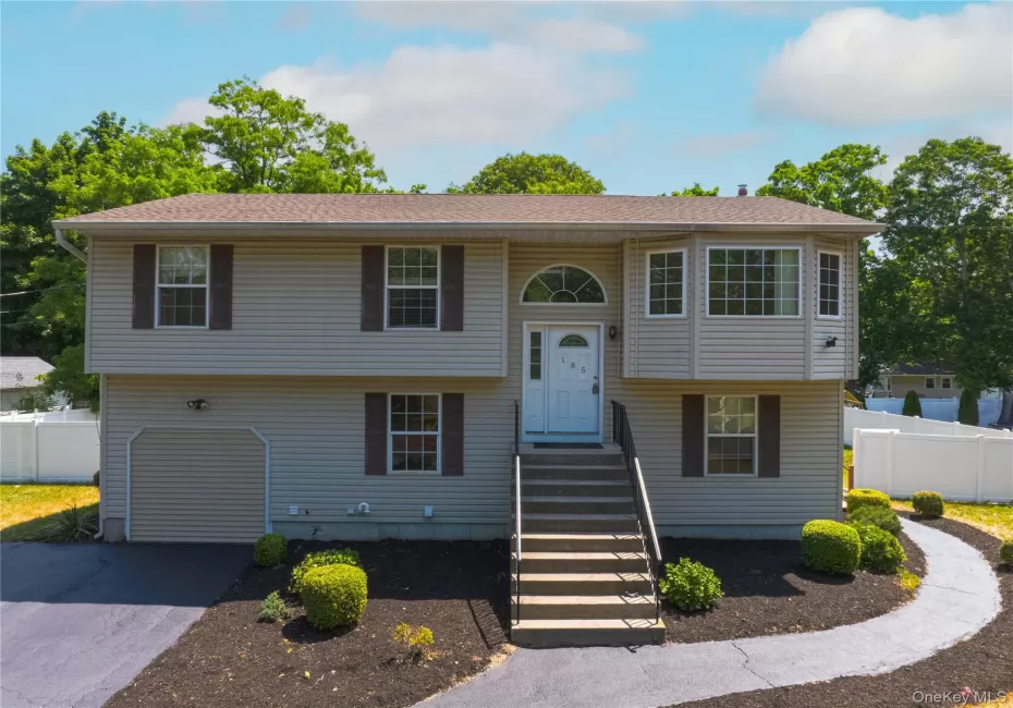 185 Magnolia Drive, Brookhaven, NY, 6 Bedrooms Bedrooms, 12 Rooms Rooms,3 BathroomsBathrooms,Residential,For Rent,Magnolia,0,1013352 185 Magnolia Drive, Brookhaven, NY, 6 Bedrooms Bedrooms, 12 Rooms Rooms,3 BathroomsBathrooms,Residential,For Rent,Magnolia,0,1013352