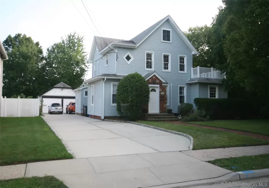 99 Centre Avenue, Hempstead, NY, 1 Bedroom Bedrooms, 5 Rooms Rooms,1 BathroomBathrooms,Residential Lease,For Rent,Centre,0,1013282 99 Centre Avenue, Hempstead, NY, 1 Bedroom Bedrooms, 5 Rooms Rooms,1 BathroomBathrooms,Residential Lease,For Rent,Centre,0,1013282