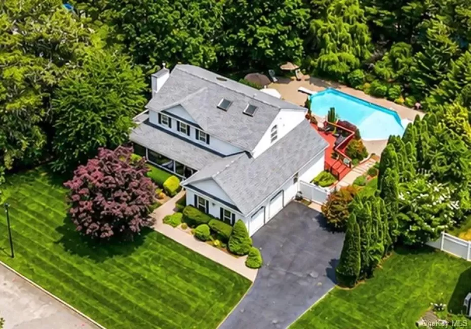 191 Natures Lane, Brookhaven, NY, 4 Bedrooms Bedrooms, 9 Rooms Rooms,3 BathroomsBathrooms,Residential,For Rent,Natures,0,1012637 191 Natures Lane, Brookhaven, NY, 4 Bedrooms Bedrooms, 9 Rooms Rooms,3 BathroomsBathrooms,Residential,For Rent,Natures,0,1012637