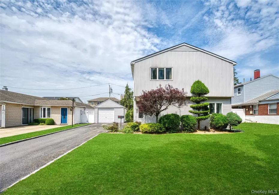 394 Warwick Road, Hempstead, NY, 5 Bedrooms Bedrooms, 8 Rooms Rooms,3 BathroomsBathrooms,Residential,For Rent,Warwick,0,1012783 394 Warwick Road, Hempstead, NY, 5 Bedrooms Bedrooms, 8 Rooms Rooms,3 BathroomsBathrooms,Residential,For Rent,Warwick,0,1012783