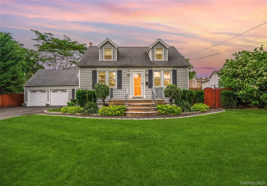 19 Roy Avenue, Islip, NY, 3 Bedrooms Bedrooms, 8 Rooms Rooms,1 BathroomBathrooms,Residential,For Rent,Roy,0,1010787 19 Roy Avenue, Islip, NY, 3 Bedrooms Bedrooms, 8 Rooms Rooms,1 BathroomBathrooms,Residential,For Rent,Roy,0,1010787