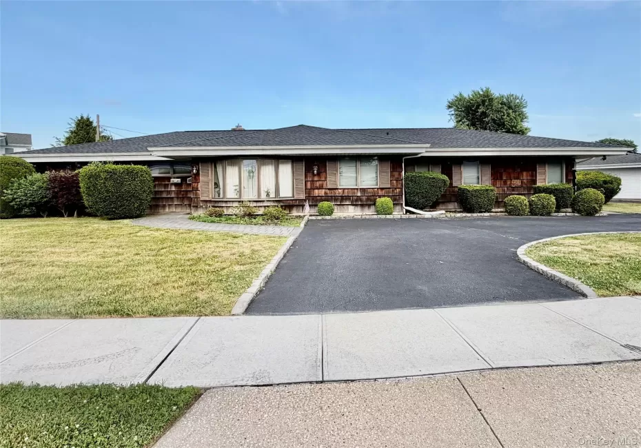89 Bruce Avenue, Oyster Bay, NY, 5 Bedrooms Bedrooms, 12 Rooms Rooms,2 BathroomsBathrooms,Residential,For Rent,Bruce,0,1013536 89 Bruce Avenue, Oyster Bay, NY, 5 Bedrooms Bedrooms, 12 Rooms Rooms,2 BathroomsBathrooms,Residential,For Rent,Bruce,0,1013536