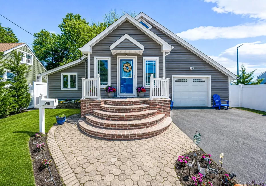 590 7th Street, Babylon, NY, 2 Bedrooms Bedrooms, 6 Rooms Rooms,1 BathroomBathrooms,Residential,For Rent,7th,0,1009340 590 7th Street, Babylon, NY, 2 Bedrooms Bedrooms, 6 Rooms Rooms,1 BathroomBathrooms,Residential,For Rent,7th,0,1009340