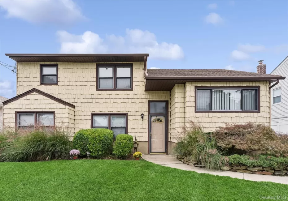 3612 Ladonia Street, Hempstead, NY, 4 Bedrooms Bedrooms, 8 Rooms Rooms,2 BathroomsBathrooms,Residential,For Rent,Ladonia,0,1013467 3612 Ladonia Street, Hempstead, NY, 4 Bedrooms Bedrooms, 8 Rooms Rooms,2 BathroomsBathrooms,Residential,For Rent,Ladonia,0,1013467