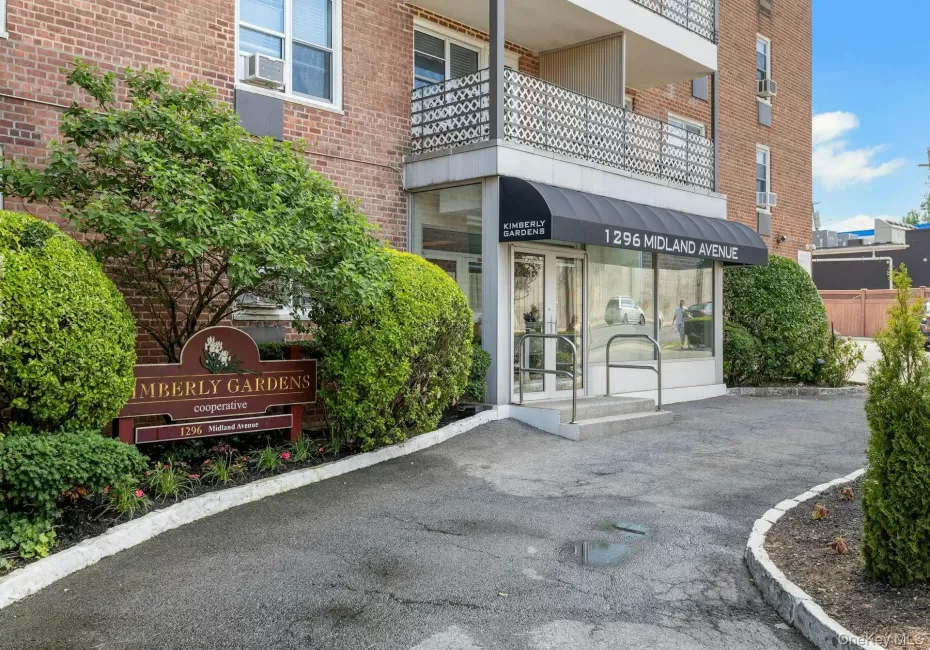 1296 Midland Avenue, Yonkers, NY, 1 Bedroom Bedrooms, 4 Rooms Rooms,1 BathroomBathrooms,Residential,For Rent,Midland,0,1011777 1296 Midland Avenue, Yonkers, NY, 1 Bedroom Bedrooms, 4 Rooms Rooms,1 BathroomBathrooms,Residential,For Rent,Midland,0,1011777