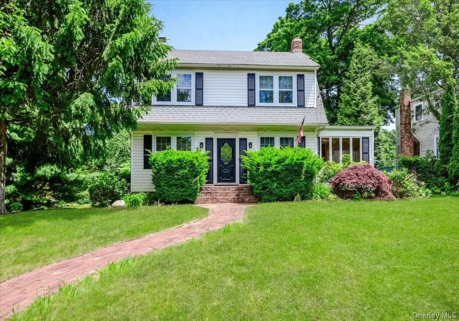 36 Seaview Avenue, Huntington, NY, 4 Bedrooms Bedrooms, 9 Rooms Rooms,2 BathroomsBathrooms,Residential,For Rent,Seaview,0,1004736 36 Seaview Avenue, Huntington, NY, 4 Bedrooms Bedrooms, 9 Rooms Rooms,2 BathroomsBathrooms,Residential,For Rent,Seaview,0,1004736