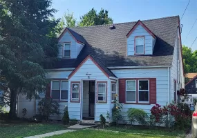 7 Walters Avenue, Oyster Bay, NY, 4 Bedrooms Bedrooms, 9 Rooms Rooms,2 BathroomsBathrooms,Residential,For Rent,Walters,0,1012570 7 Walters Avenue, Oyster Bay, NY, 4 Bedrooms Bedrooms, 9 Rooms Rooms,2 BathroomsBathrooms,Residential,For Rent,Walters,0,1012570