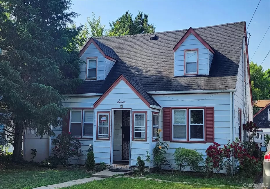 7 Walters Avenue, Oyster Bay, NY, 4 Bedrooms Bedrooms, 9 Rooms Rooms,2 BathroomsBathrooms,Residential,For Rent,Walters,0,1012570 7 Walters Avenue, Oyster Bay, NY, 4 Bedrooms Bedrooms, 9 Rooms Rooms,2 BathroomsBathrooms,Residential,For Rent,Walters,0,1012570