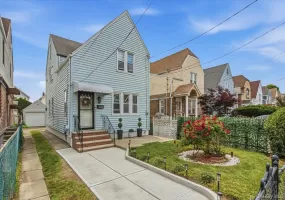94-26 210th Street, New York, NY, 3 Bedrooms Bedrooms, 7 Rooms Rooms,1 BathroomBathrooms,Residential,For Rent,210th,0,1013715 94-26 210th Street, New York, NY, 3 Bedrooms Bedrooms, 7 Rooms Rooms,1 BathroomBathrooms,Residential,For Rent,210th,0,1013715