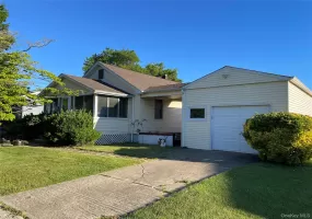 185 Seward Street, West Babylon, NY, 3 Bedrooms Bedrooms, 6 Rooms Rooms,2 BathroomsBathrooms,Residential,For Rent,Seward,0,1013498 185 Seward Street, West Babylon, NY, 3 Bedrooms Bedrooms, 6 Rooms Rooms,2 BathroomsBathrooms,Residential,For Rent,Seward,0,1013498