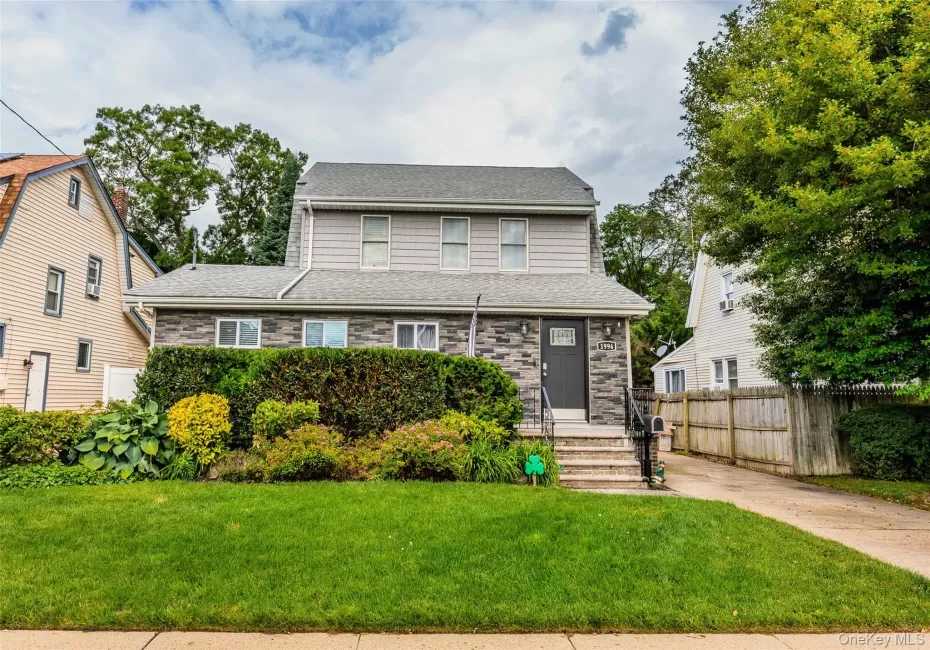 1996 Oakmere Drive, Hempstead, NY, 4 Bedrooms Bedrooms, 8 Rooms Rooms,3 BathroomsBathrooms,Residential,For Rent,Oakmere,0,1013747 1996 Oakmere Drive, Hempstead, NY, 4 Bedrooms Bedrooms, 8 Rooms Rooms,3 BathroomsBathrooms,Residential,For Rent,Oakmere,0,1013747