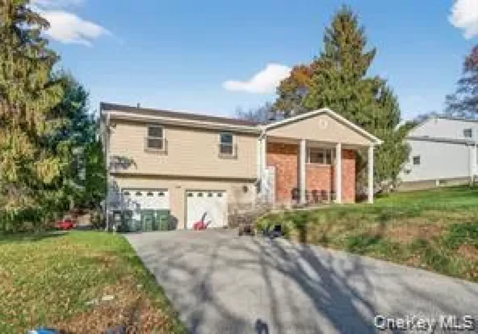 3 Roanoke Drive, Blooming Grove, NY, 5 Bedrooms Bedrooms, 5 Rooms Rooms,2 BathroomsBathrooms,Residential,For Rent,Roanoke,0,1013534 3 Roanoke Drive, Blooming Grove, NY, 5 Bedrooms Bedrooms, 5 Rooms Rooms,2 BathroomsBathrooms,Residential,For Rent,Roanoke,0,1013534