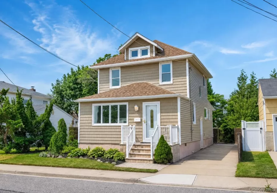 2500 Centre Avenue, Hempstead, NY, 3 Bedrooms Bedrooms, 8 Rooms Rooms,2 BathroomsBathrooms,Residential,For Rent,Centre,0,1010431 2500 Centre Avenue, Hempstead, NY, 3 Bedrooms Bedrooms, 8 Rooms Rooms,2 BathroomsBathrooms,Residential,For Rent,Centre,0,1010431