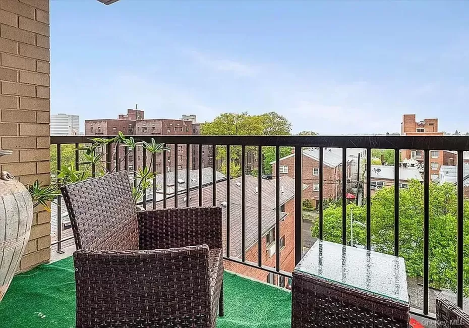 13508 82nd Avenue, New York, NY, 1 Bedroom Bedrooms, 3 Rooms Rooms,1 BathroomBathrooms,Residential,For Rent,82nd,0,1013858 13508 82nd Avenue, New York, NY, 1 Bedroom Bedrooms, 3 Rooms Rooms,1 BathroomBathrooms,Residential,For Rent,82nd,0,1013858