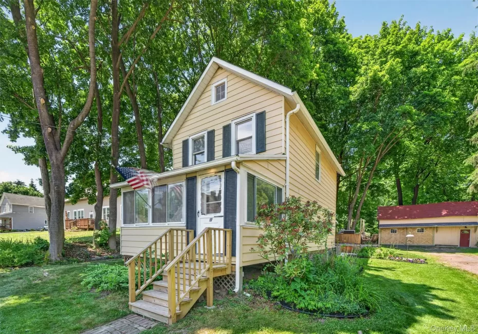 This is where it all begins! Welcome to 17 Valley Ave This is where it all begins! Welcome to 17 Valley Ave