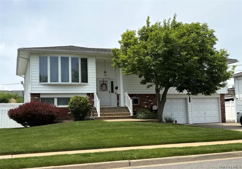 202 End Avenue, Oyster Bay, NY, 5 Bedrooms Bedrooms, 12 Rooms Rooms,3 BathroomsBathrooms,Residential,For Rent,End,0,1013149 202 End Avenue, Oyster Bay, NY, 5 Bedrooms Bedrooms, 12 Rooms Rooms,3 BathroomsBathrooms,Residential,For Rent,End,0,1013149