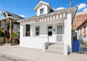 174 Beach 25th Street, New York, NY, 3 Bedrooms Bedrooms, 5 Rooms Rooms,1 BathroomBathrooms,Residential,For Rent,Beach 25th,0,1013923 174 Beach 25th Street, New York, NY, 3 Bedrooms Bedrooms, 5 Rooms Rooms,1 BathroomBathrooms,Residential,For Rent,Beach 25th,0,1013923