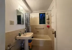 1670 Metropolitan Avenue, New York, NY, 1 Bedroom Bedrooms, 2 Rooms Rooms,1 BathroomBathrooms,Residential,For Rent,Metropolitan,0,KEY1013993 1670 Metropolitan Avenue, New York, NY, 1 Bedroom Bedrooms, 2 Rooms Rooms,1 BathroomBathrooms,Residential,For Rent,Metropolitan,0,KEY1013993