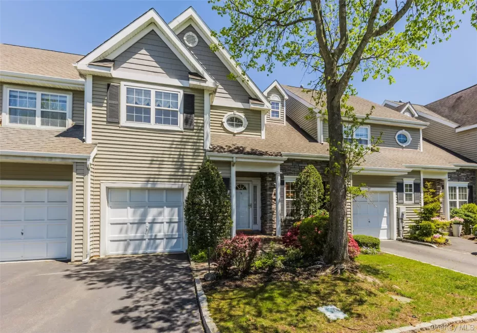 15 Scarborough Drive, Smithtown, NY, 3 Bedrooms Bedrooms, 7 Rooms Rooms,2 BathroomsBathrooms,Residential,For Rent,Scarborough,0,1012386 15 Scarborough Drive, Smithtown, NY, 3 Bedrooms Bedrooms, 7 Rooms Rooms,2 BathroomsBathrooms,Residential,For Rent,Scarborough,0,1012386