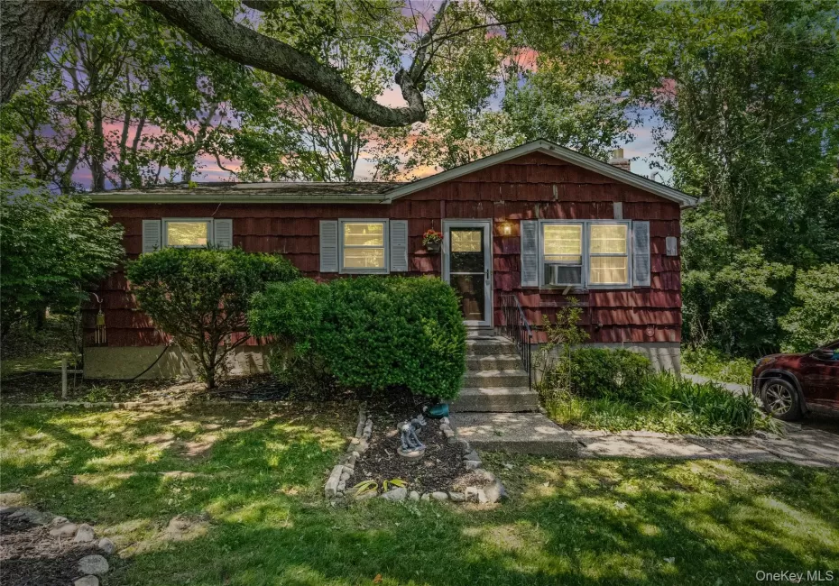 97 Maple Road, Brookhaven, NY, 3 Bedrooms Bedrooms, 6 Rooms Rooms,1 BathroomBathrooms,Residential,For Rent,Maple,0,KEY1014283 97 Maple Road, Brookhaven, NY, 3 Bedrooms Bedrooms, 6 Rooms Rooms,1 BathroomBathrooms,Residential,For Rent,Maple,0,KEY1014283