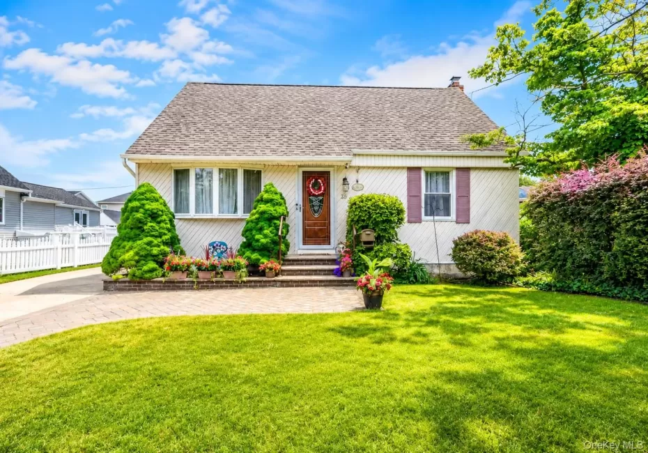 26 Rhode Avenue, Hempstead, NY, 4 Bedrooms Bedrooms, 7 Rooms Rooms,1 BathroomBathrooms,Residential,For Rent,Rhode,0,1012915 26 Rhode Avenue, Hempstead, NY, 4 Bedrooms Bedrooms, 7 Rooms Rooms,1 BathroomBathrooms,Residential,For Rent,Rhode,0,1012915