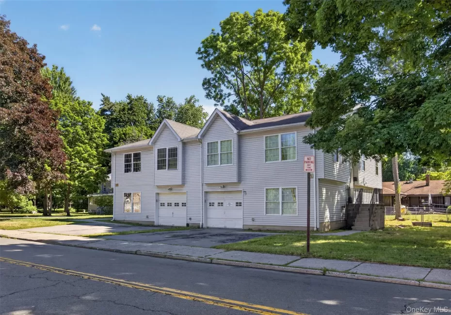 41 Genung Street, Middletown, NY, 4 Bedrooms Bedrooms, 8 Rooms Rooms,3 BathroomsBathrooms,Residential Lease,For Rent,Genung,0,1014196 41 Genung Street, Middletown, NY, 4 Bedrooms Bedrooms, 8 Rooms Rooms,3 BathroomsBathrooms,Residential Lease,For Rent,Genung,0,1014196
