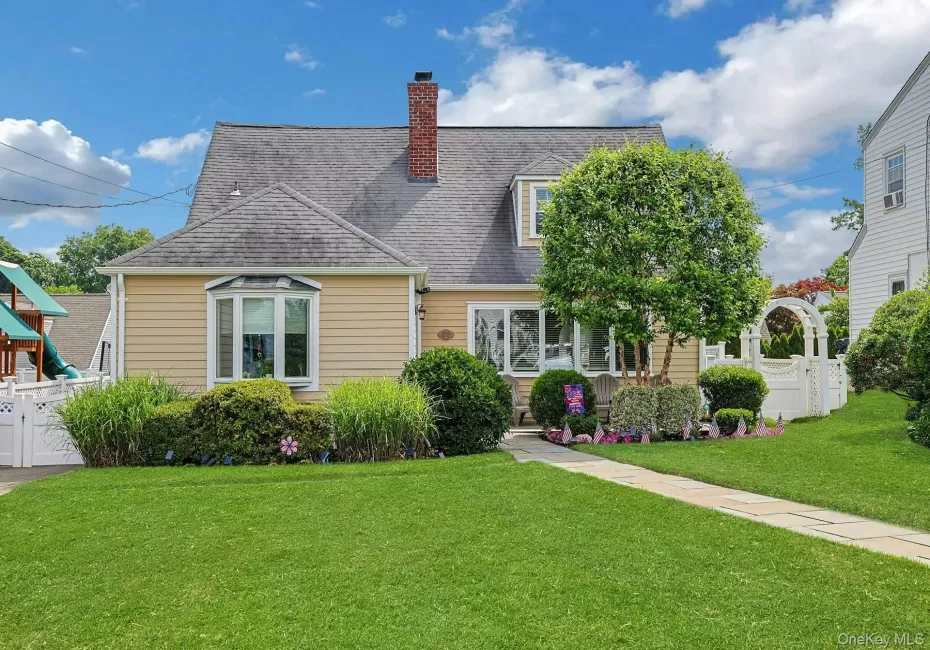 20 Knox Road, Eastchester, NY, 3 Bedrooms Bedrooms, 7 Rooms Rooms,2 BathroomsBathrooms,Residential,For Rent,Knox,0,1011613 20 Knox Road, Eastchester, NY, 3 Bedrooms Bedrooms, 7 Rooms Rooms,2 BathroomsBathrooms,Residential,For Rent,Knox,0,1011613